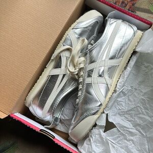 Original onitsuka tiger Mexico 66 silver off white